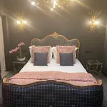 21 luxury apartment